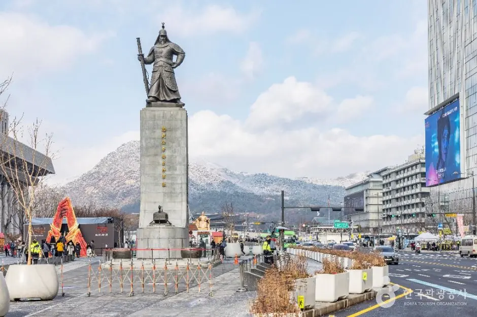 서울_충무공 이순신 동상 (3)