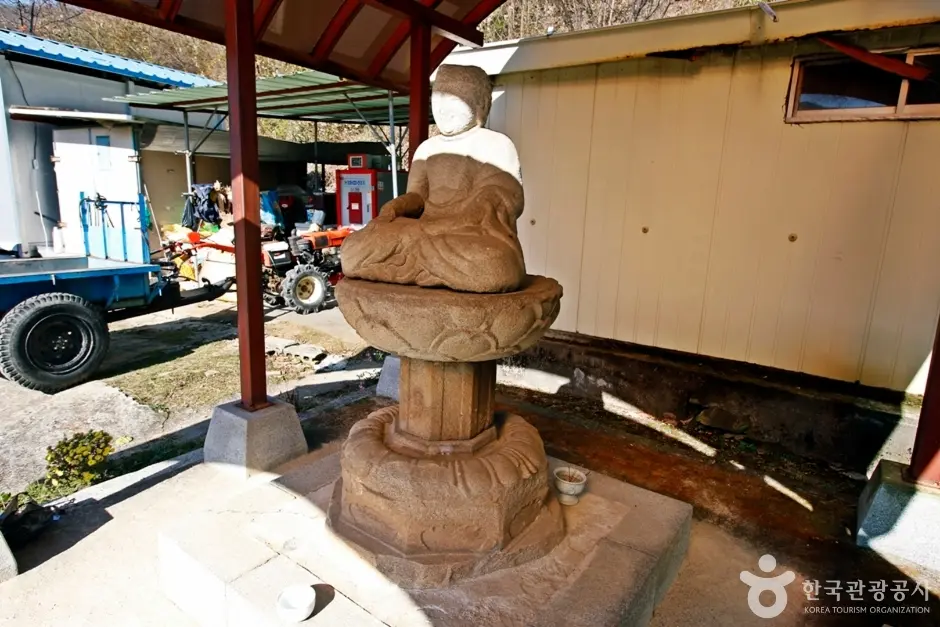 충주 오갑사지 석조여래좌상 (6)