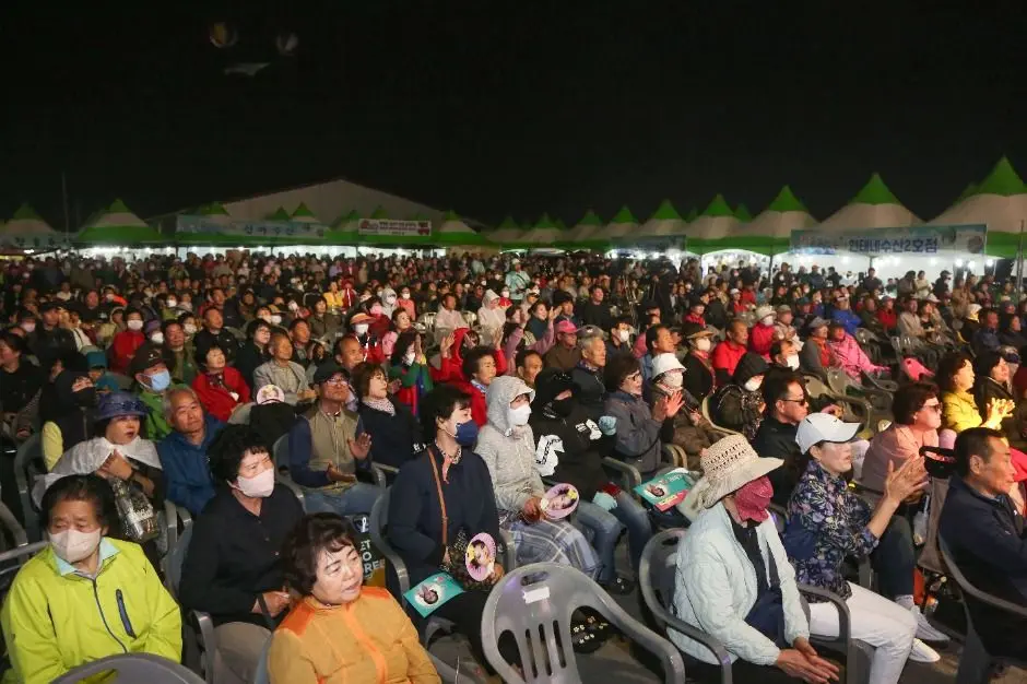 장항항 수산물 꼴갑축제 현장