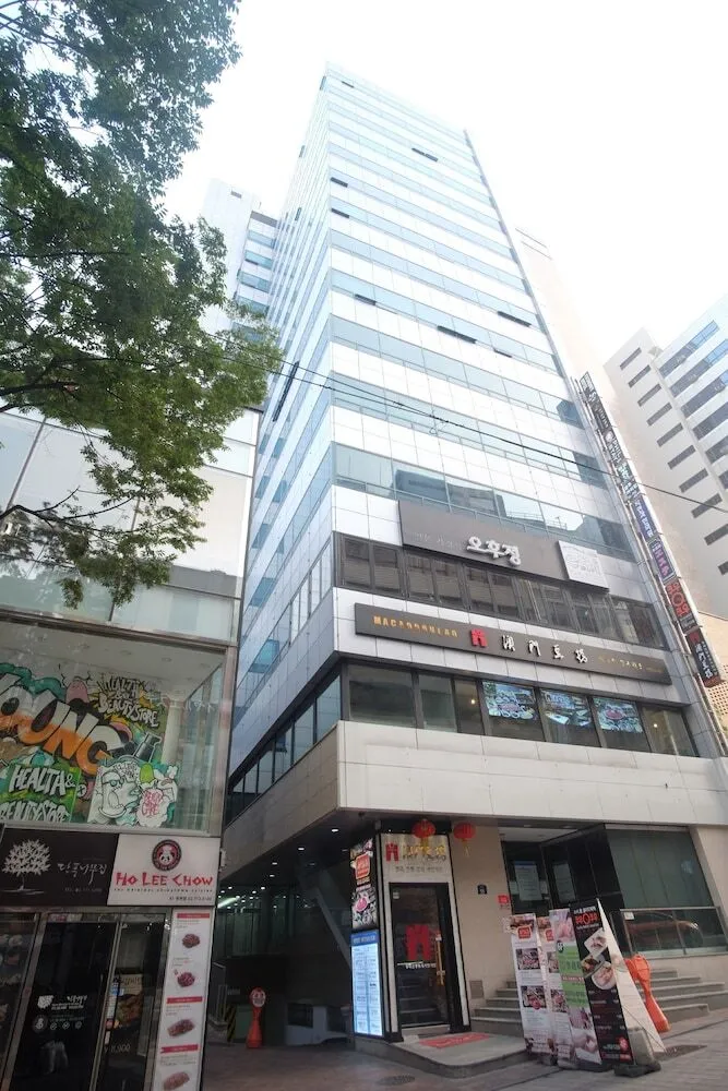 스텝인 명동 1