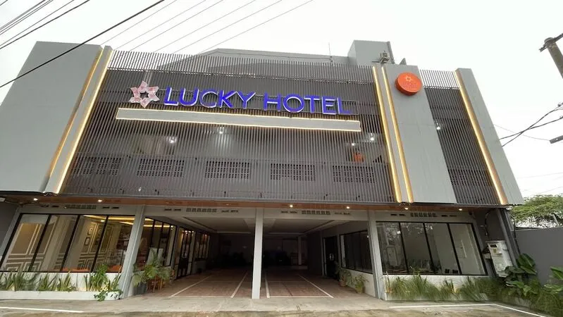 럭키 호텔 푸르워다디