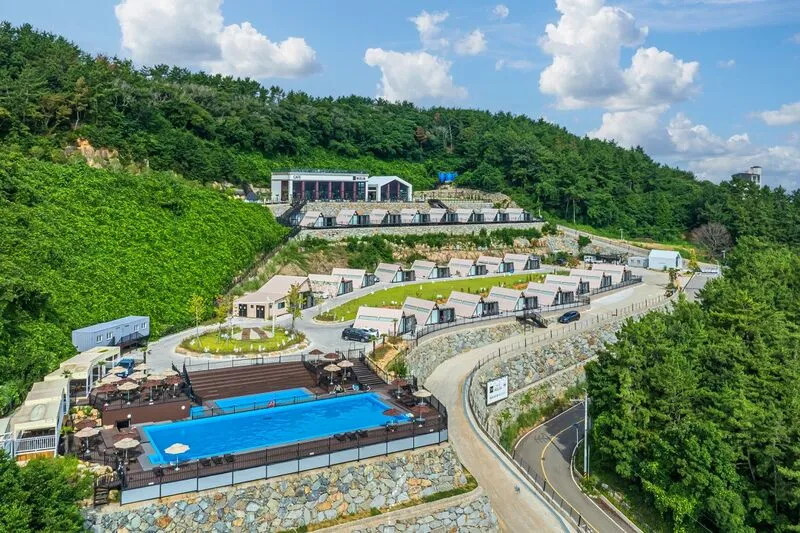 여수 뮬리아인글램핑&풀빌라