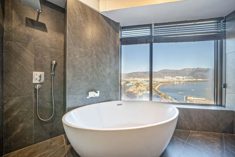 창원 아몬드호텔풀빌라