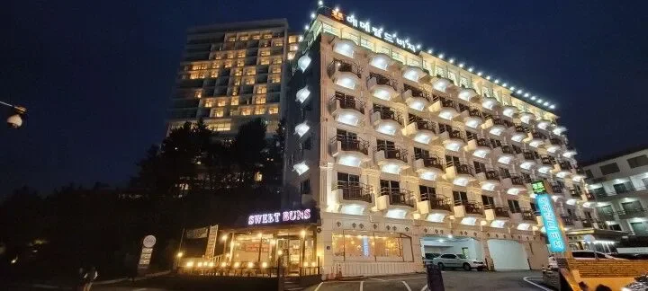 강릉 경포 에메랄드 호텔, 오션뷰 객실과 해수욕장 동선 정리