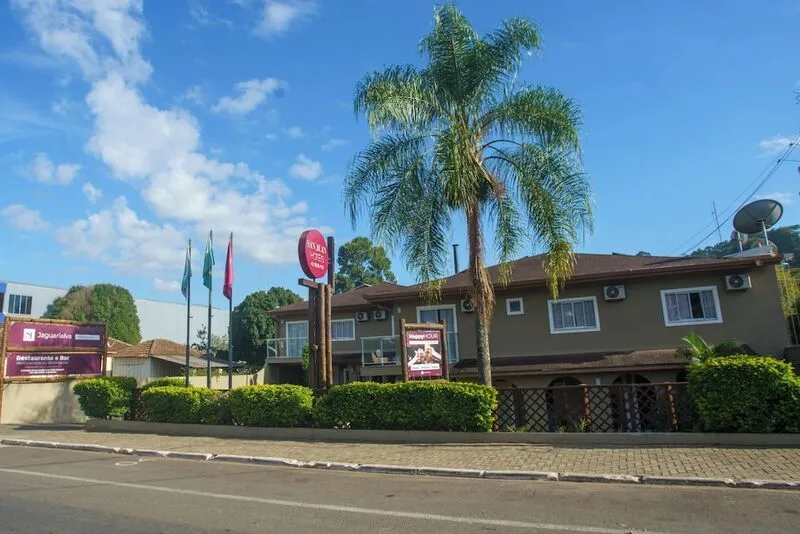 SJ 자구아리아이바 - 산 후안 자구아리아이바