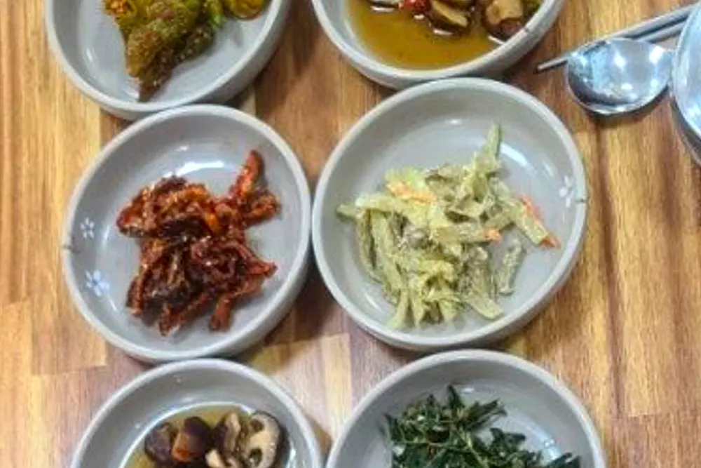 6시 내고향 충북 괴산 민물매운탕 산막이 세자매 식당 자연산버섯전골 3