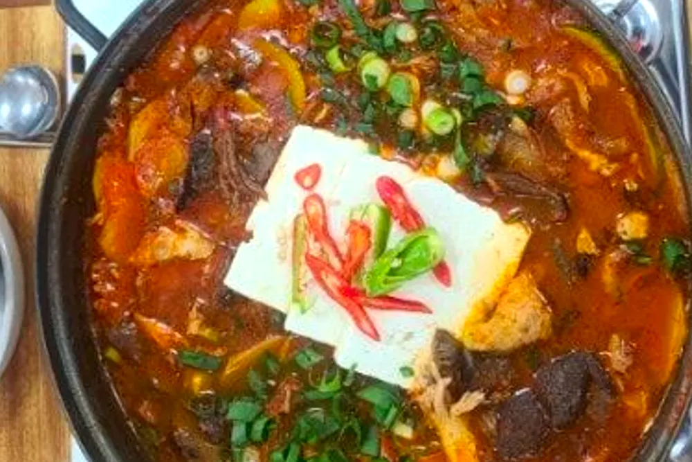6시 내고향 충북 괴산 민물매운탕 산막이 세자매 식당 자연산버섯전골 4