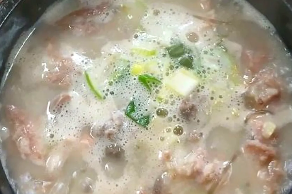 극한직업 (Extreme Job) ซุปหัววัว 20 ปี ร้านคุณยายในเมือง 영주시 (ยองจู) สูตรลับหม้อเหล็กหล่อ 6