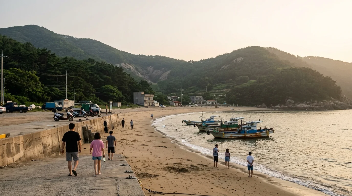 1박 일정의 저녁 해변 여름 풍경