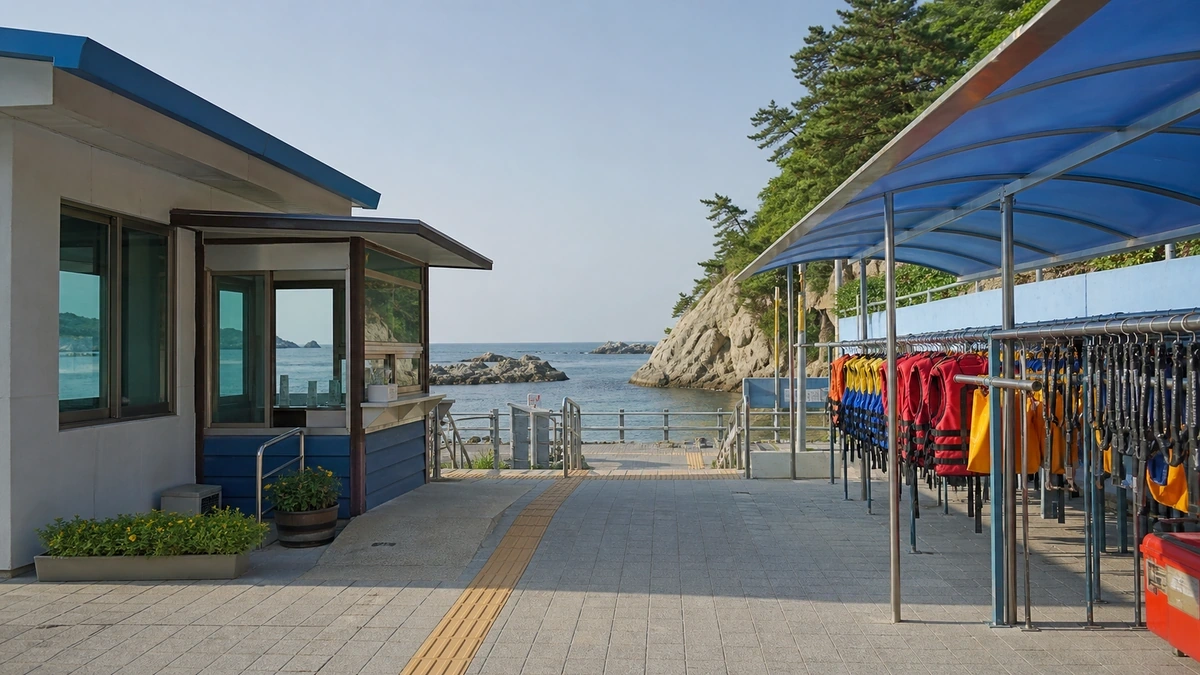 삼척 장호항 스노클링 체험장 매표소와 구명조끼 대여 구역