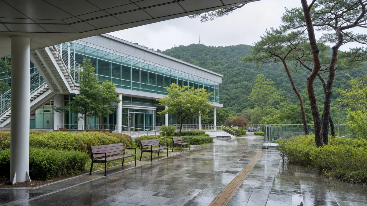 울산 중구문화의전당 함월산 녹음과 비를 피하는 접근 공간