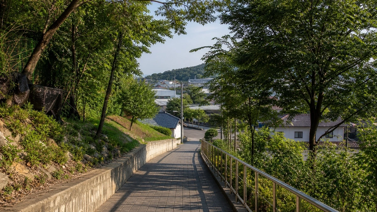 강화 남산근린공원 입구에서 이어지는 산책 접근 동선