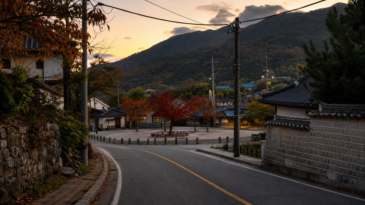 고한읍 골목과 낮은 산자락이 만나는 주변 마을 맥락