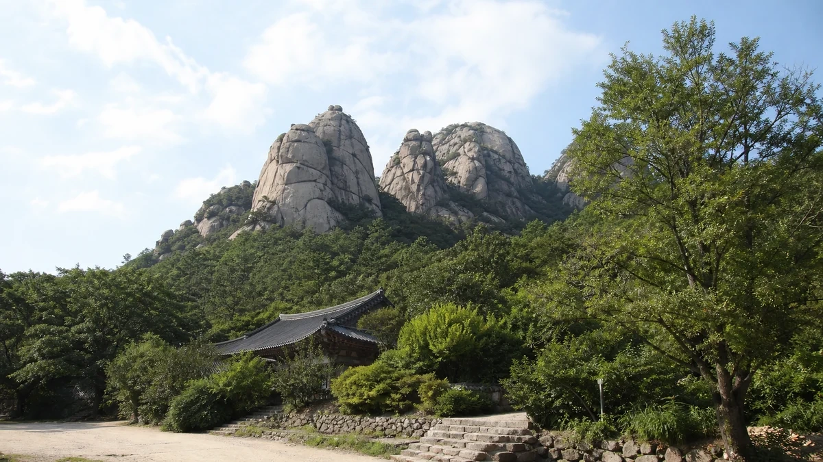 대전사와 기암을 함께 보는 입구 주변 공간