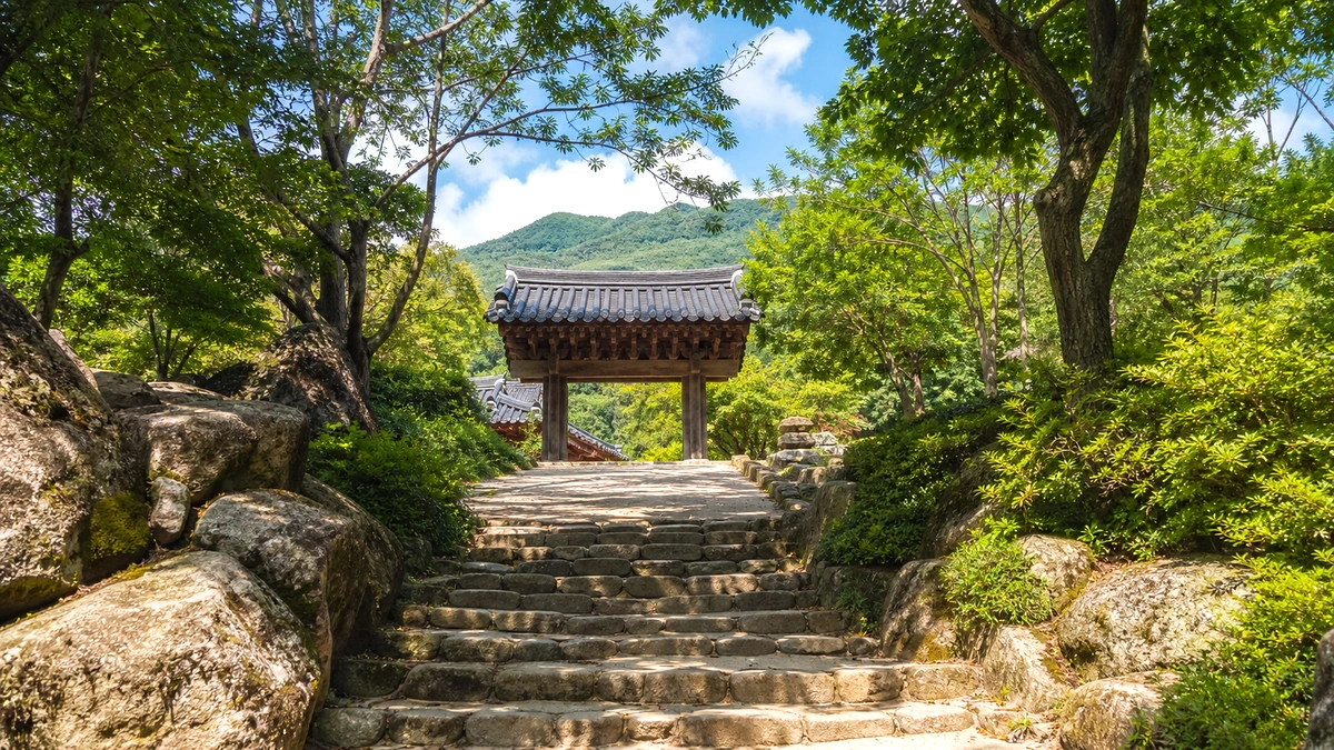 무주 적상산 사찰길과 산자락