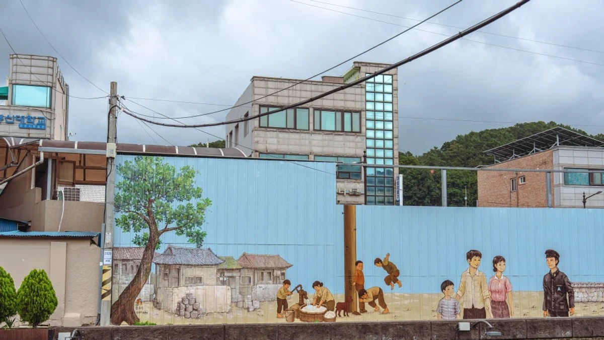 공주 제민천교 주변 왕도심 벽화와 도심 하천 산책 공간