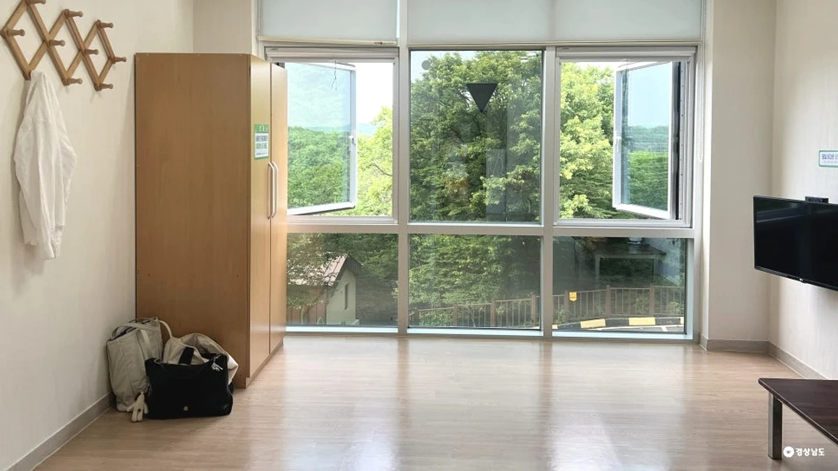 산과 숲 사이의 대운산자연휴양림 계곡 물길