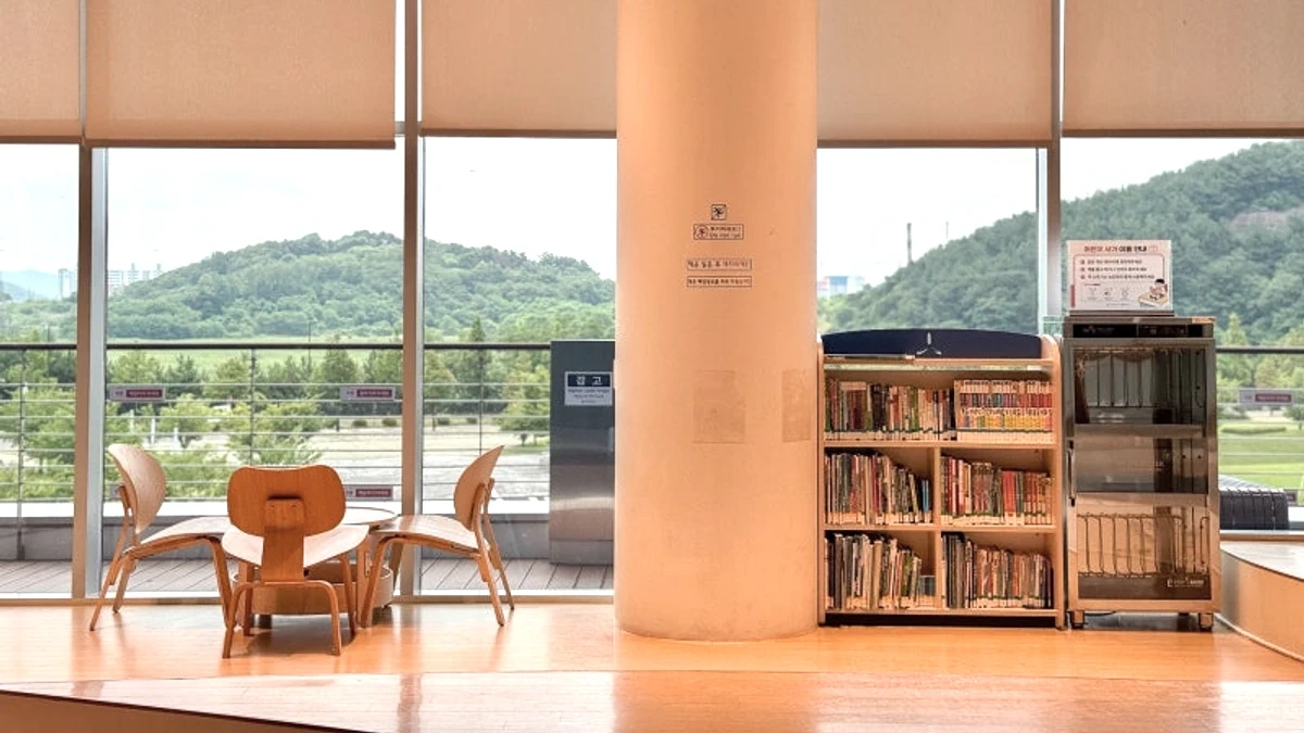 서천 씨큐리움 박물관 전시 벽면과 실내 자료