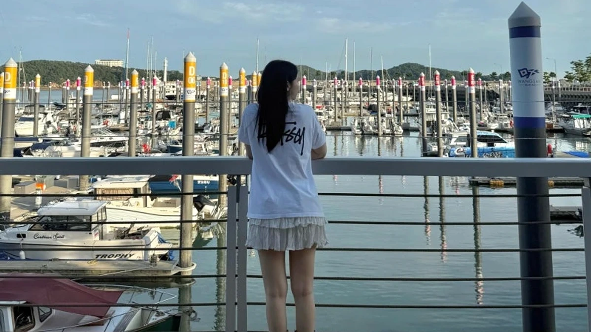 왕산마리나 바다 위로 노을이 내려앉는 여름 저녁 풍경