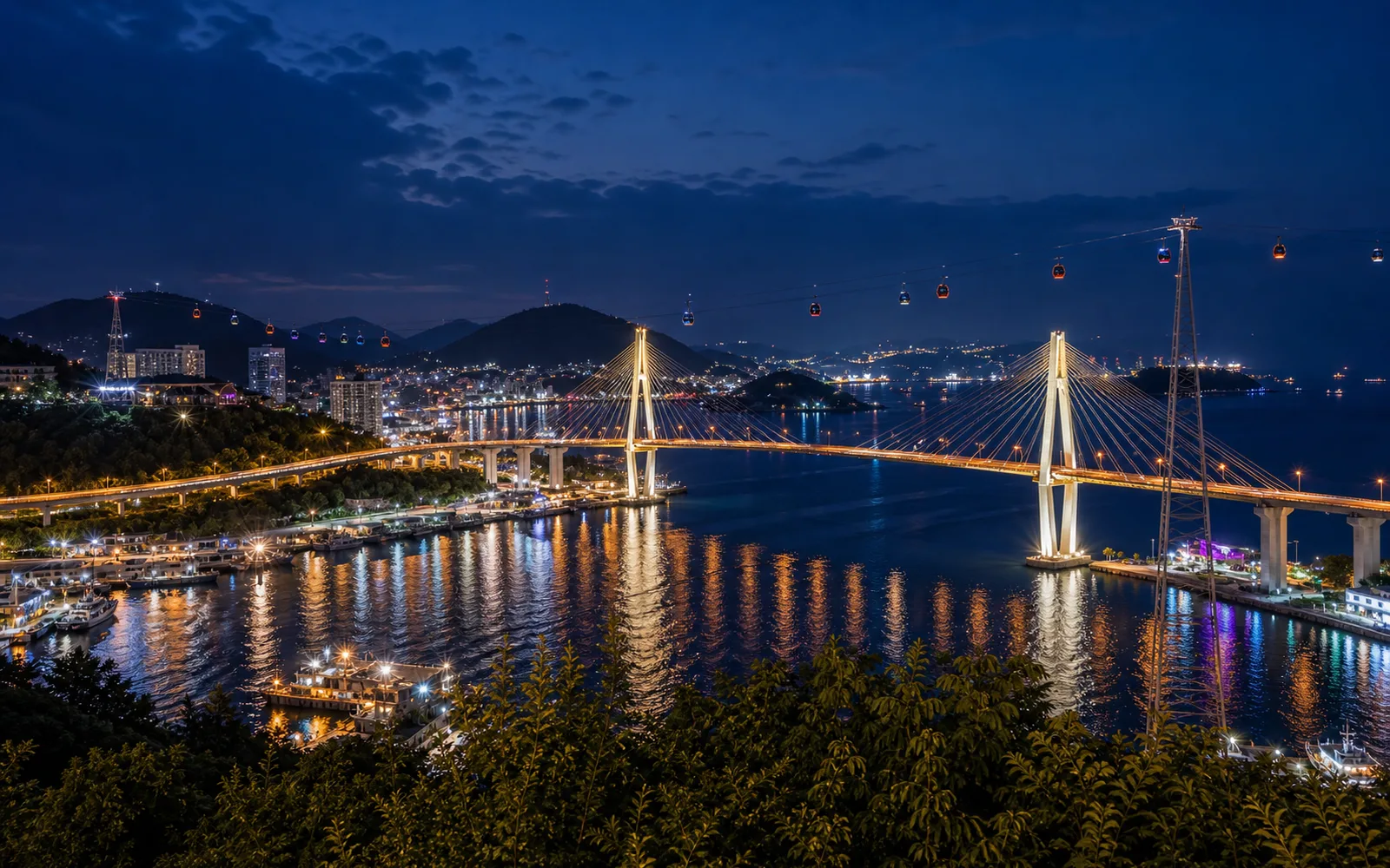 돌산대교와 여수해상케이블카 야경