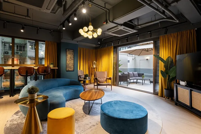 대시 리빙 온 할리우드 호텔 사진