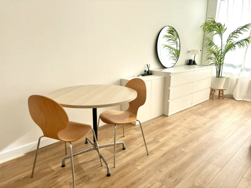 루루라라 1호점 파리 숙소 에펠탑 센느강변 바로 앞 넓은 현대식 아파트 독채 호텔 사진