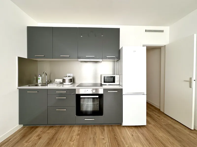 루루라라 1호점 파리 숙소 에펠탑 센느강변 바로 앞 넓은 현대식 아파트 독채 호텔 사진