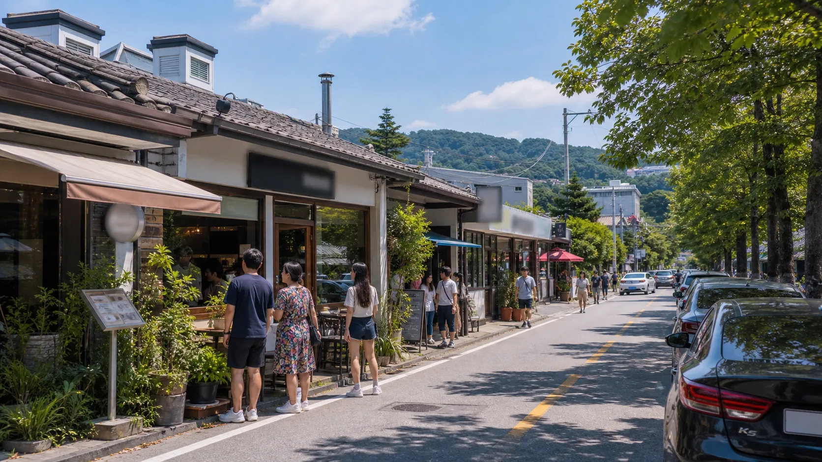 강릉 초당순두부마을 식당가와 여름 거리