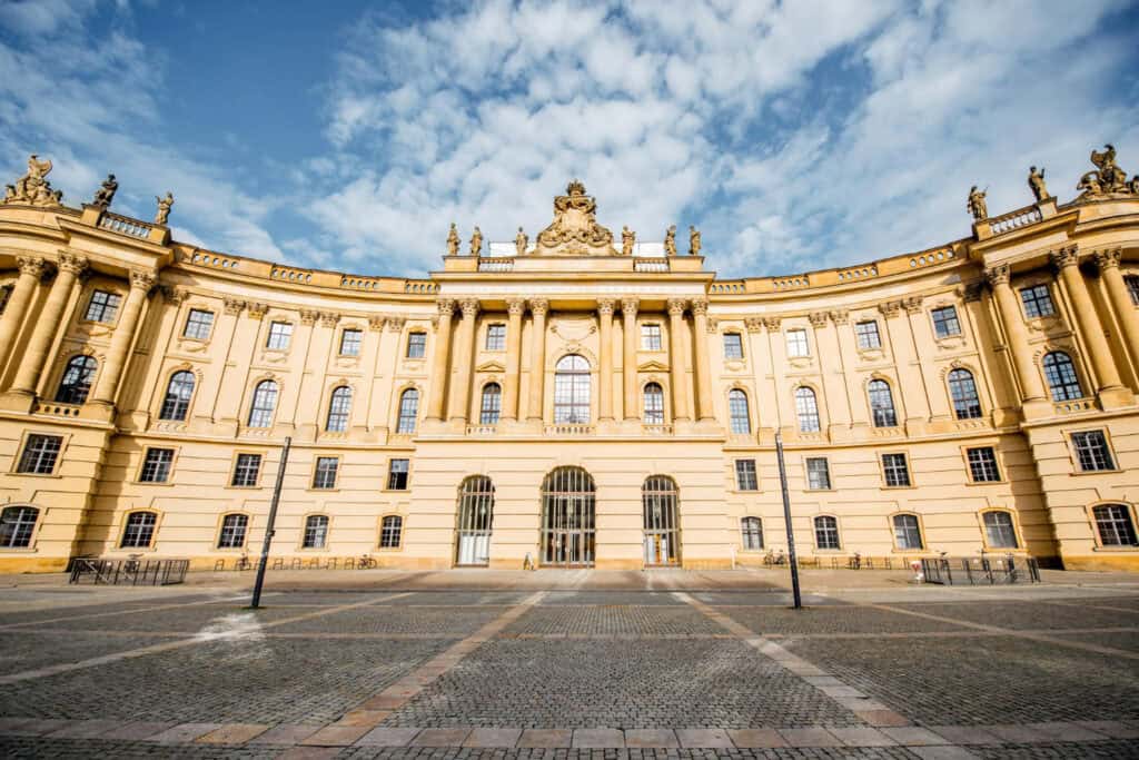 눈물의 여왕 독일 촬영지 Bebelplatz