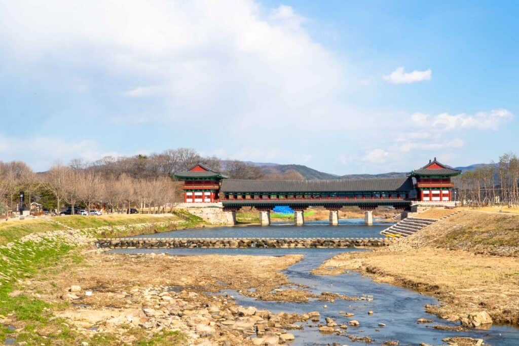 반월성